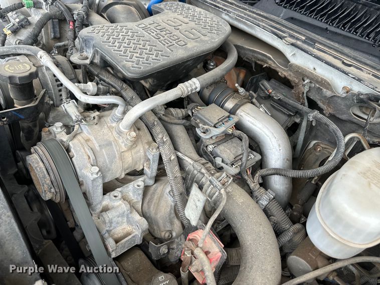 image for item OL9662 2007 Chevrolet Silverado 3500 Crew Cab flatbed pickup truck