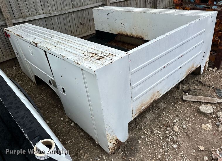 image for item OL9666 Utility bed