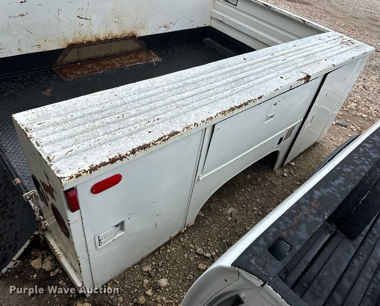 image for item OL9666 Utility bed