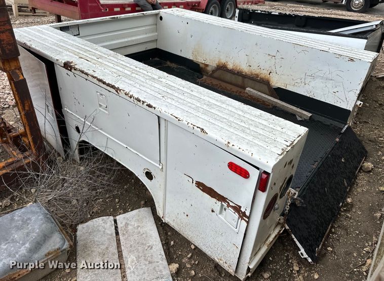 image for item OL9666 Utility bed