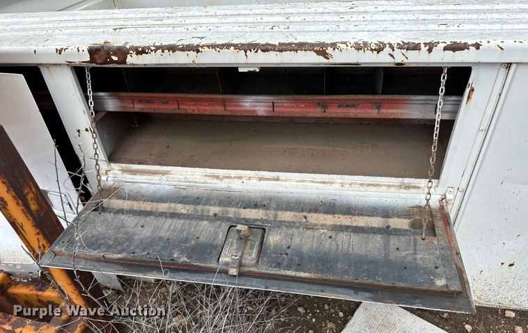 image for item OL9666 Utility bed