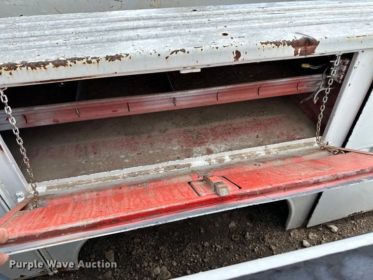 image for item OL9666 Utility bed