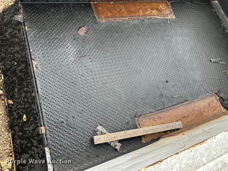 image for item OL9666 Utility bed