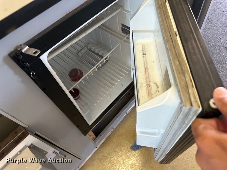 image for item OL9705 1995 GMC TopKick mobile command center truck