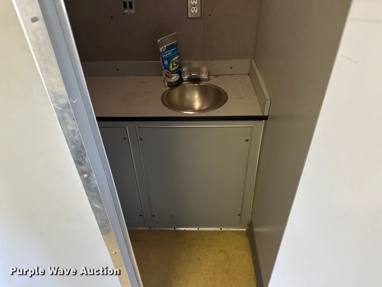 image for item OL9705 1995 GMC TopKick mobile command center truck