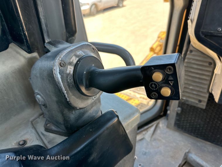 image for item DK6706 2008 Caterpillar D6T XL dozer