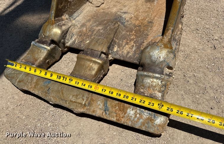 image for item DK6707 2018 Caterpillar  323 excavator