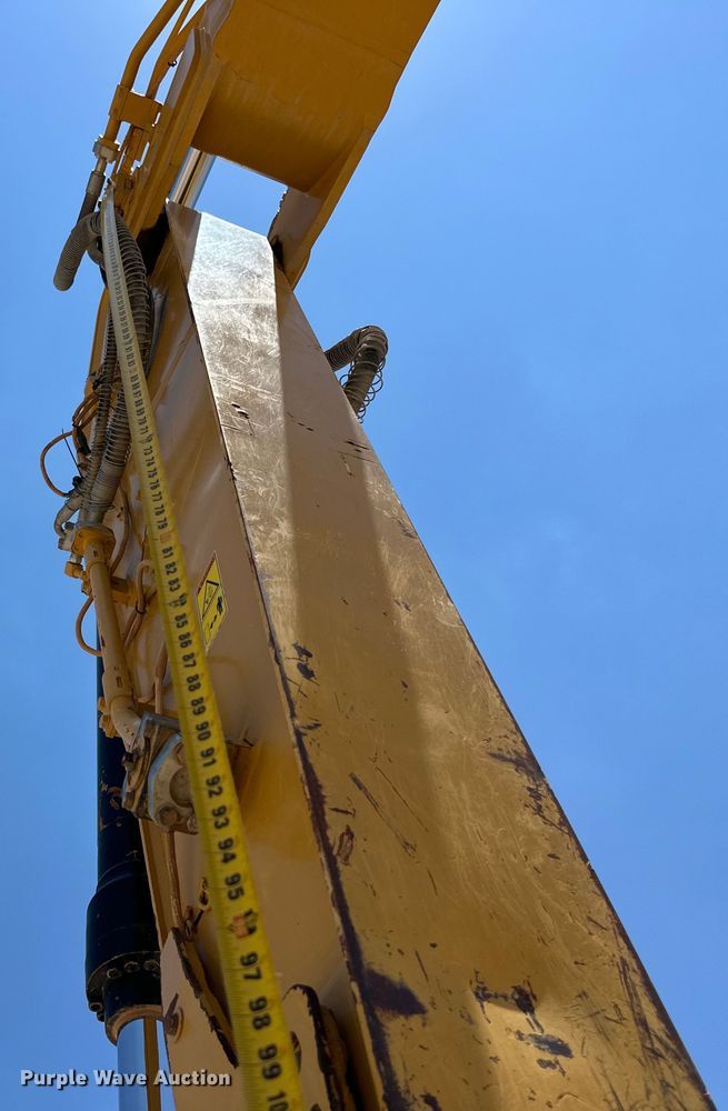 image for item DK6707 2018 Caterpillar  323 excavator