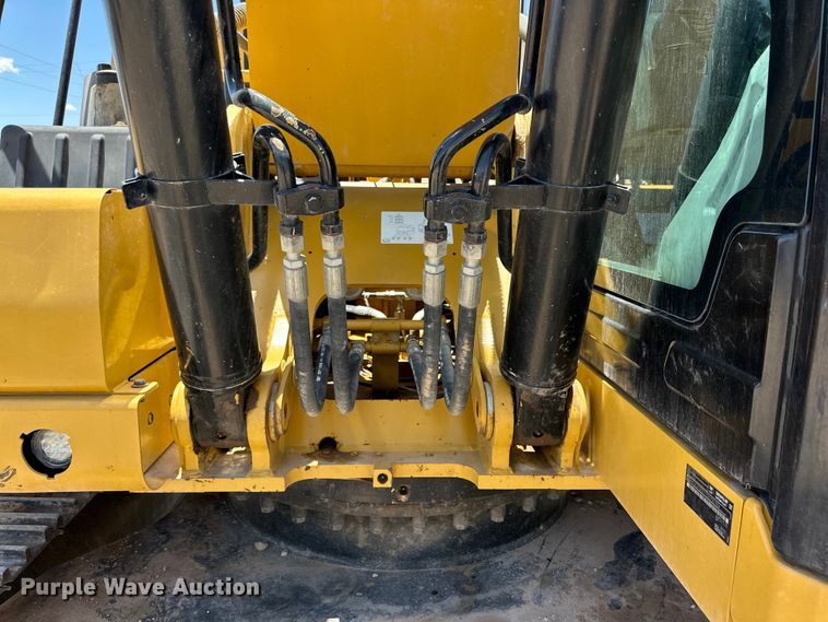 image for item DK6707 2018 Caterpillar  323 excavator