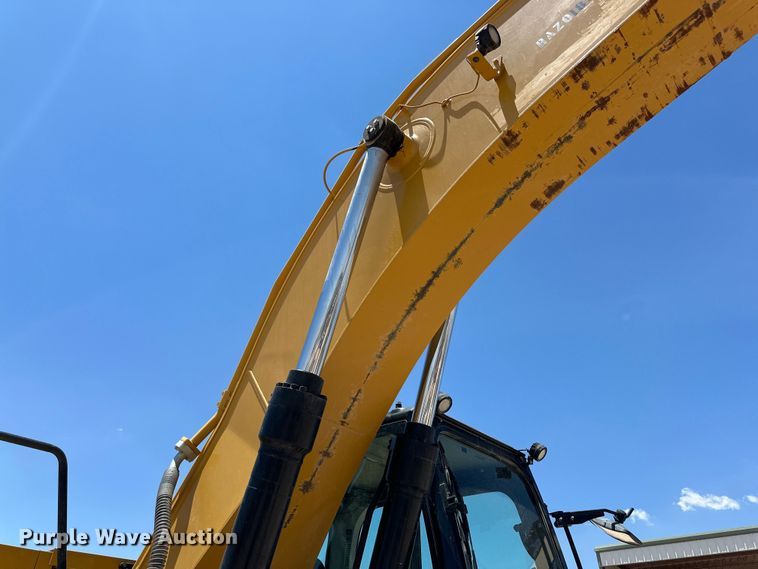 image for item DK6707 2018 Caterpillar  323 excavator