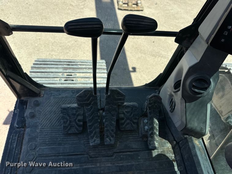 image for item DK6707 2018 Caterpillar  323 excavator