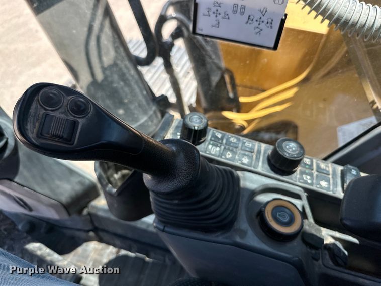 image for item DK6707 2018 Caterpillar  323 excavator