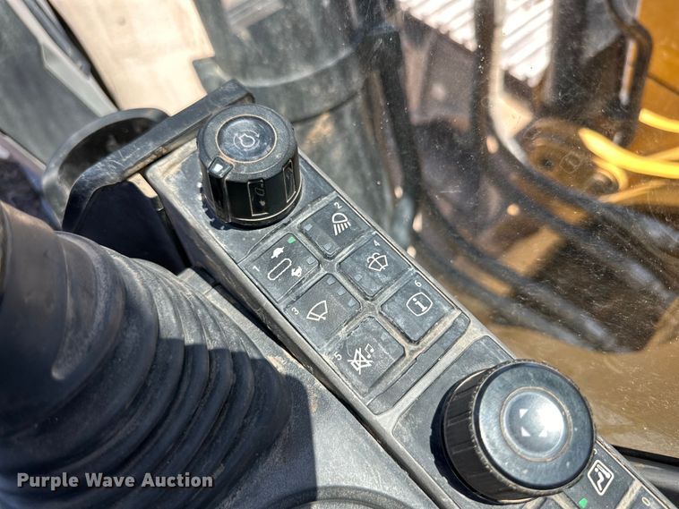 image for item DK6707 2018 Caterpillar  323 excavator