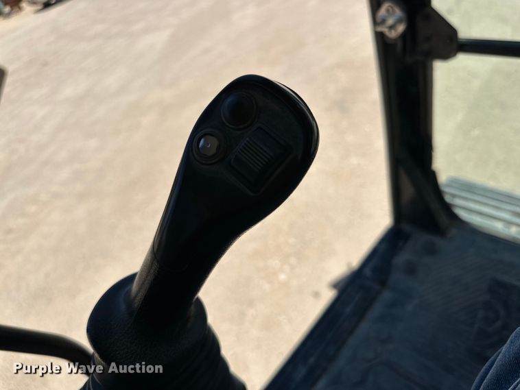 image for item DK6707 2018 Caterpillar  323 excavator