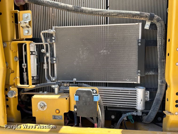 image for item DK6707 2018 Caterpillar  323 excavator