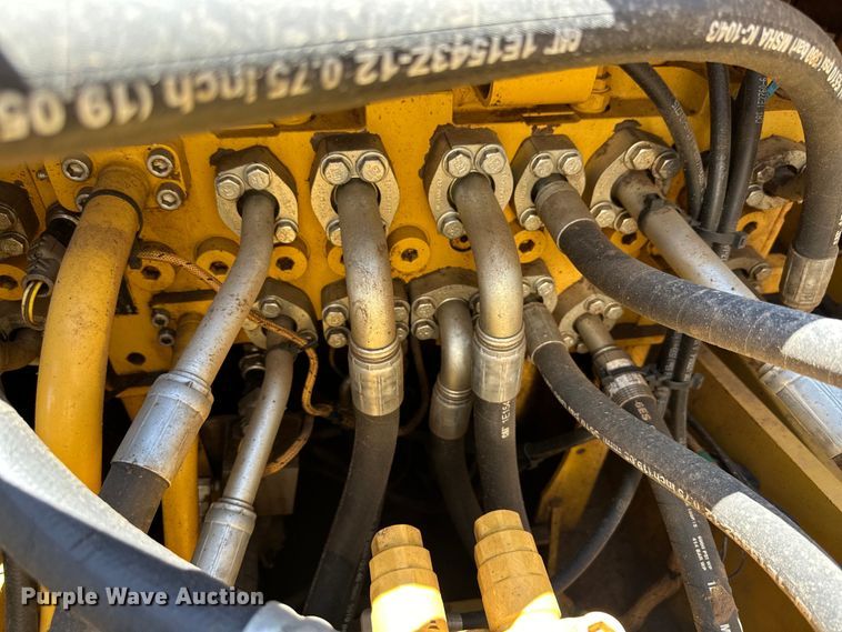 image for item DK6707 2018 Caterpillar  323 excavator