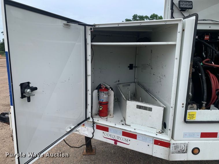 image for item DM7908 2015 Thunder Creek SLT715 Custom lube trailer