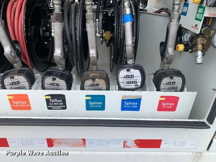 image for item DM7908 2015 Thunder Creek SLT715 Custom lube trailer