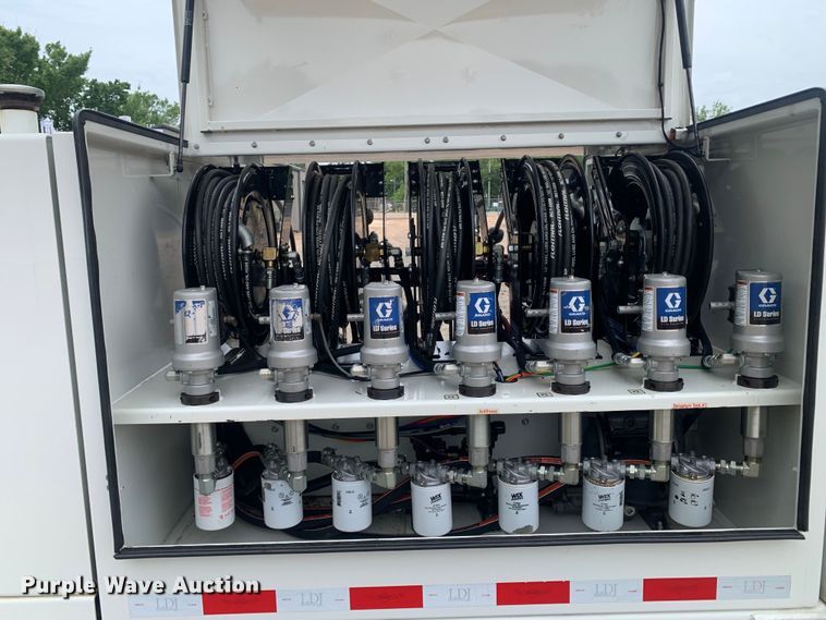 image for item DM7908 2015 Thunder Creek SLT715 Custom lube trailer