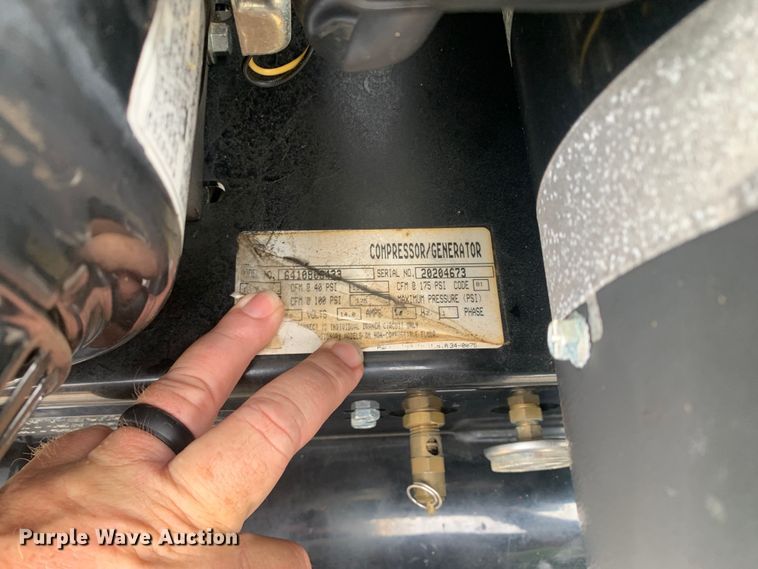 image for item DM7908 2015 Thunder Creek SLT715 Custom lube trailer