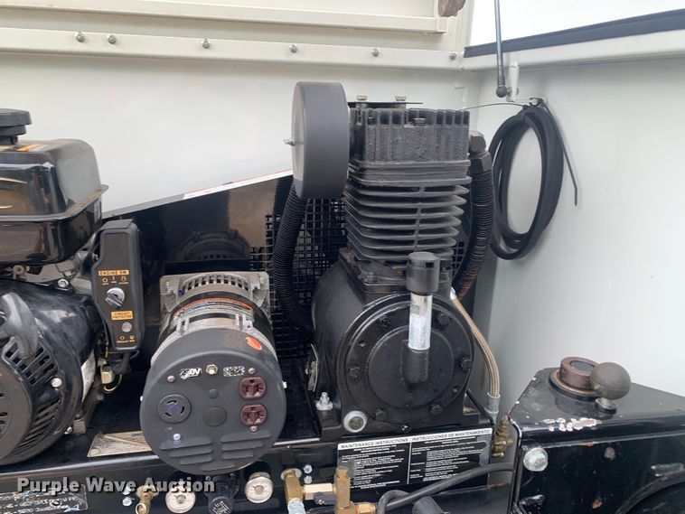 image for item DM7908 2015 Thunder Creek SLT715 Custom lube trailer