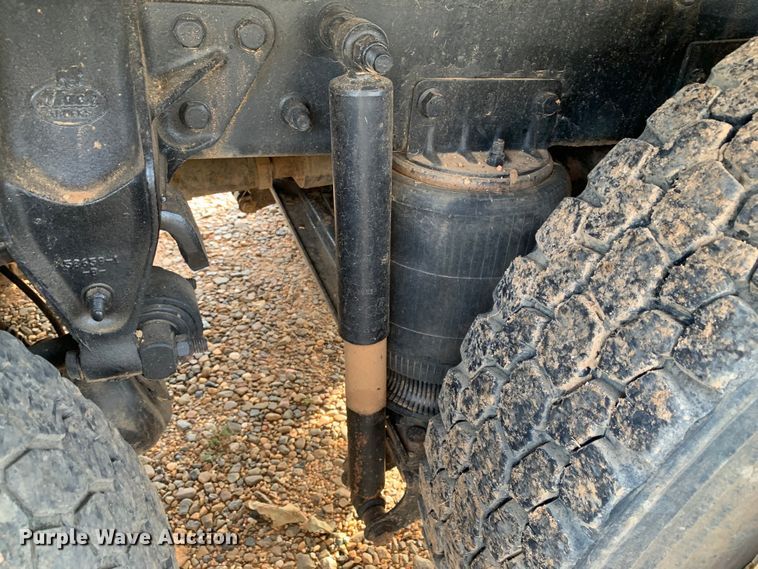 image for item DM7933 2002 Mack  CH613 dump truck