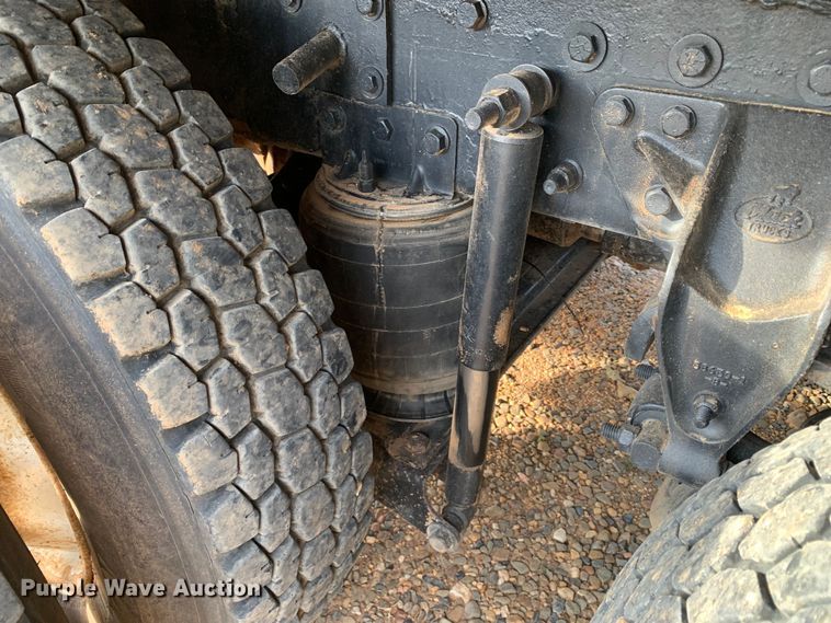 image for item DM7933 2002 Mack  CH613 dump truck