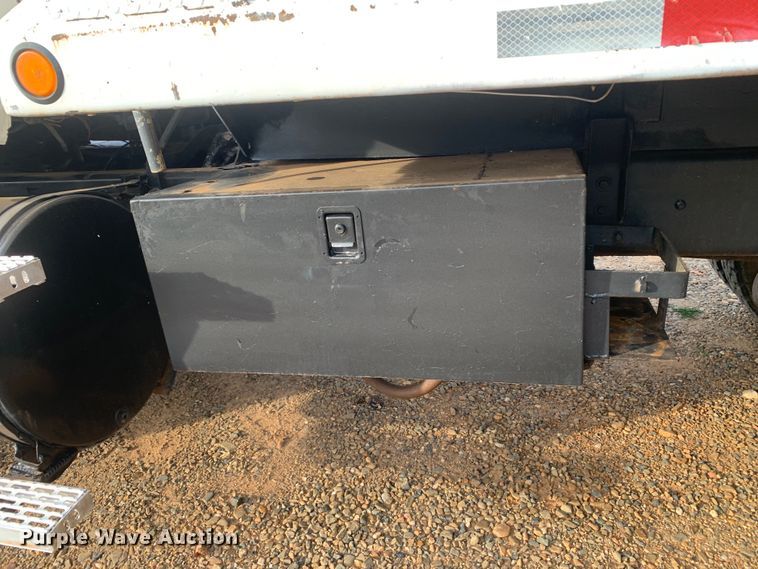 image for item DM7933 2002 Mack  CH613 dump truck