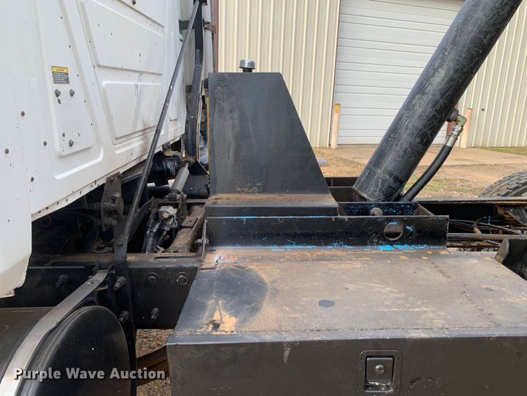 image for item DM7933 2002 Mack  CH613 dump truck