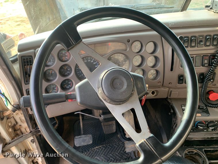 image for item DM7933 2002 Mack  CH613 dump truck