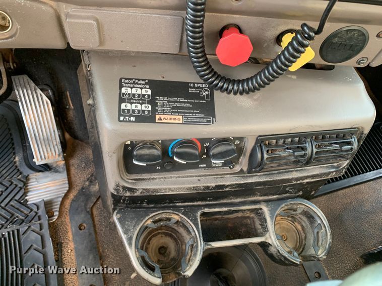 image for item DM7933 2002 Mack  CH613 dump truck