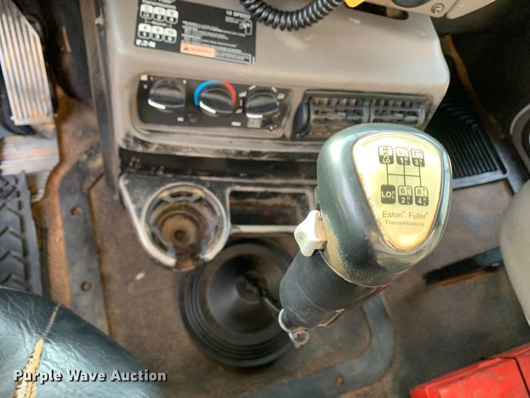 image for item DM7933 2002 Mack  CH613 dump truck