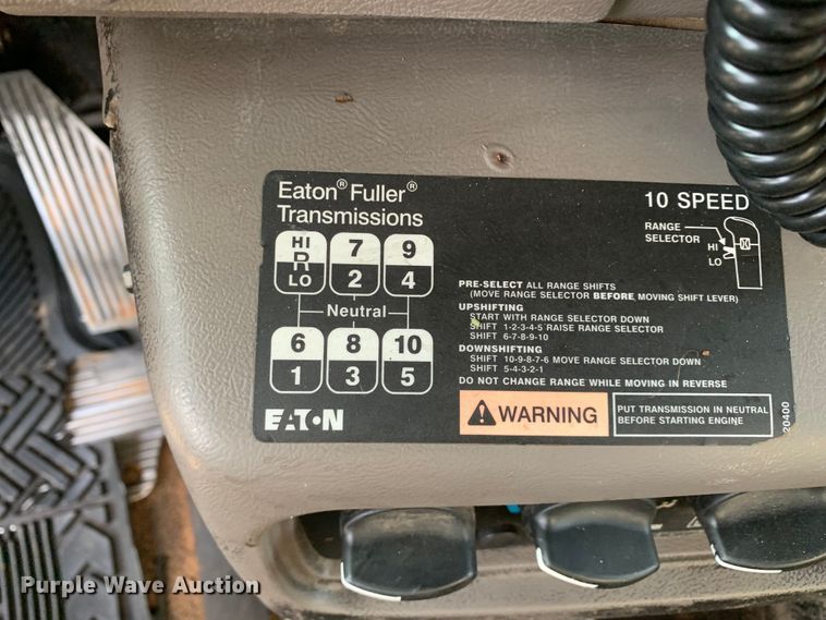 image for item DM7933 2002 Mack  CH613 dump truck