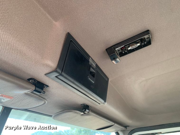 image for item DM7933 2002 Mack  CH613 dump truck