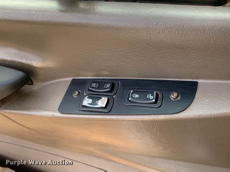 image for item DM7933 2002 Mack  CH613 dump truck