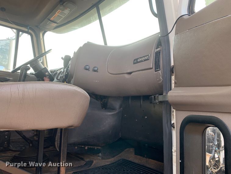 image for item DM7933 2002 Mack  CH613 dump truck