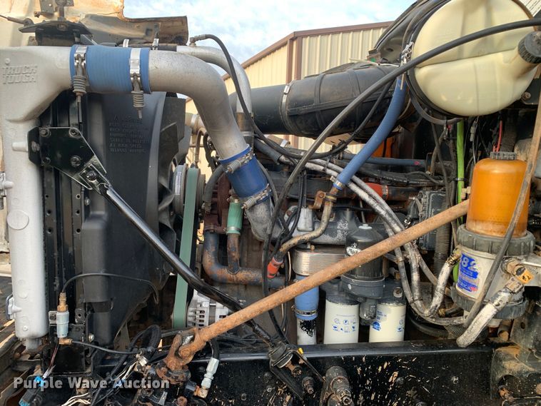 image for item DM7933 2002 Mack  CH613 dump truck