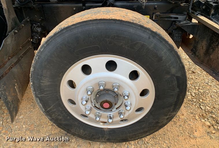 image for item DM7933 2002 Mack  CH613 dump truck