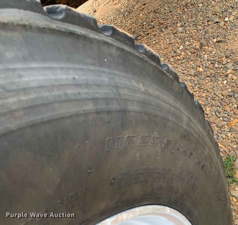 image for item DM7933 2002 Mack  CH613 dump truck