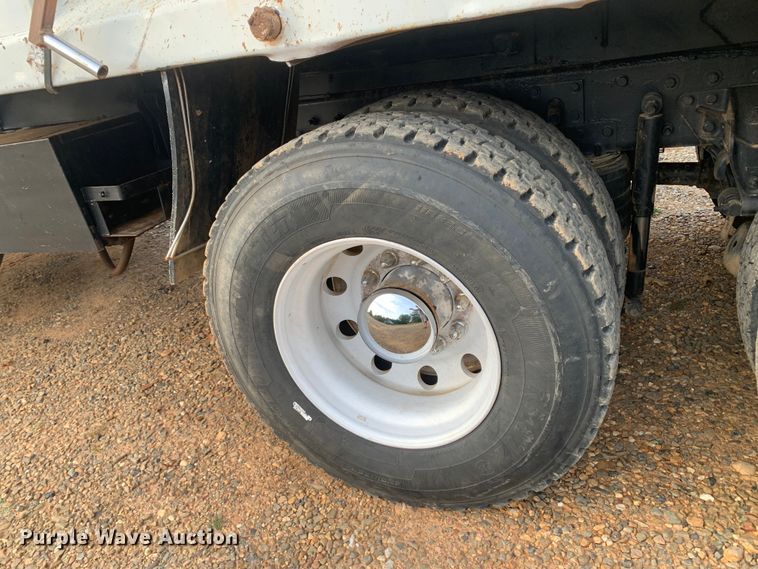 image for item DM7933 2002 Mack  CH613 dump truck