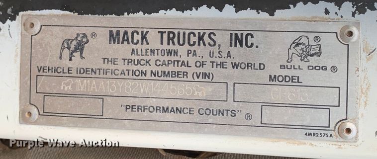 image for item DM7933 2002 Mack  CH613 dump truck