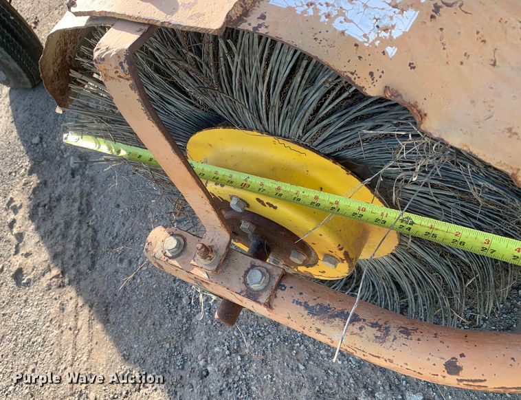 image for item DM7936 Broce  RJ350 broom