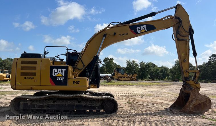 image for item DO2465 2017 Caterpillar 323F L excavator