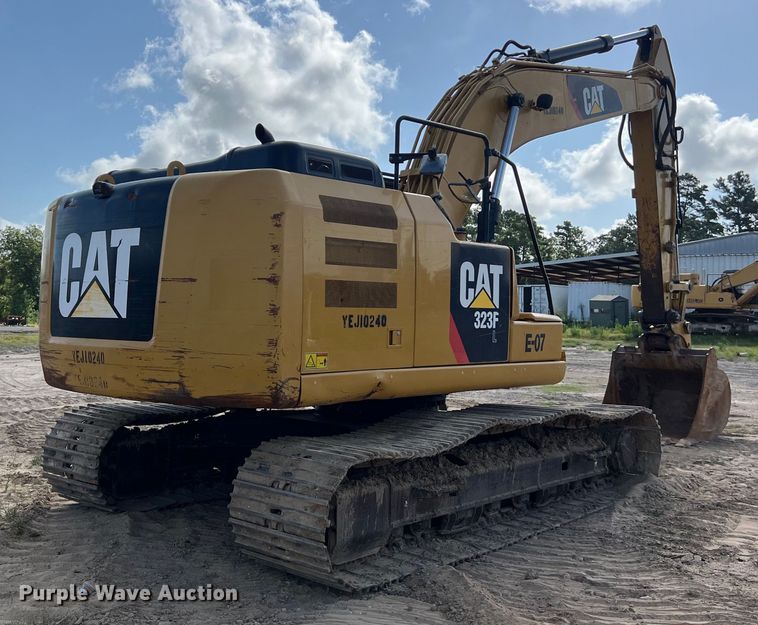 image for item DO2465 2017 Caterpillar 323F L excavator
