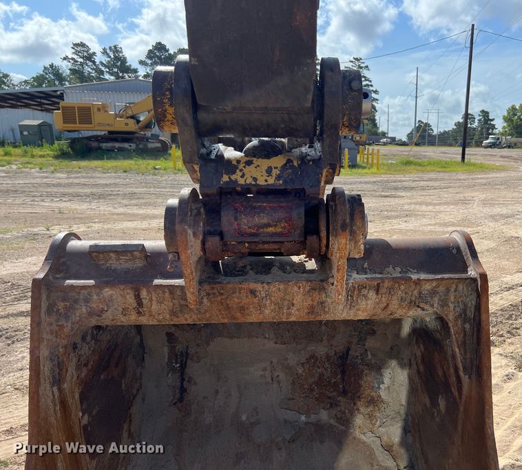 image for item DO2465 2017 Caterpillar 323F L excavator