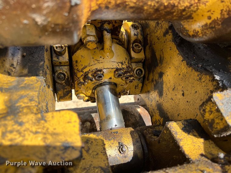 image for item DO2465 2017 Caterpillar 323F L excavator