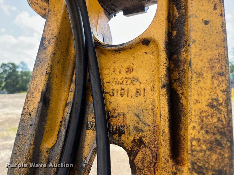 image for item DO2465 2017 Caterpillar 323F L excavator