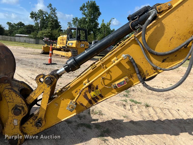 image for item DO2465 2017 Caterpillar 323F L excavator