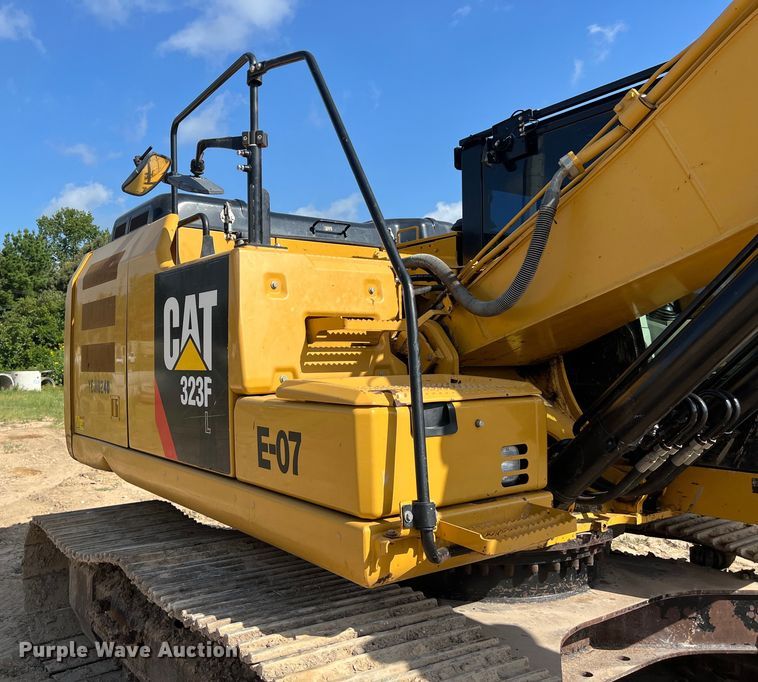 image for item DO2465 2017 Caterpillar 323F L excavator