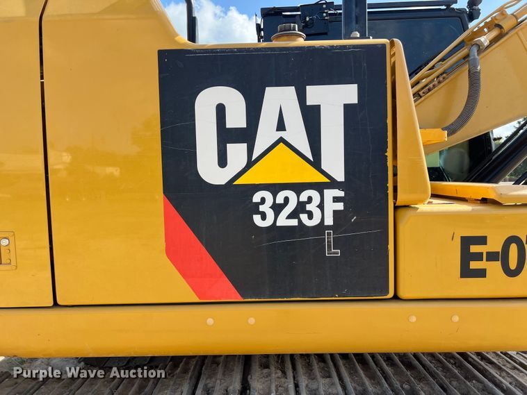 image for item DO2465 2017 Caterpillar 323F L excavator
